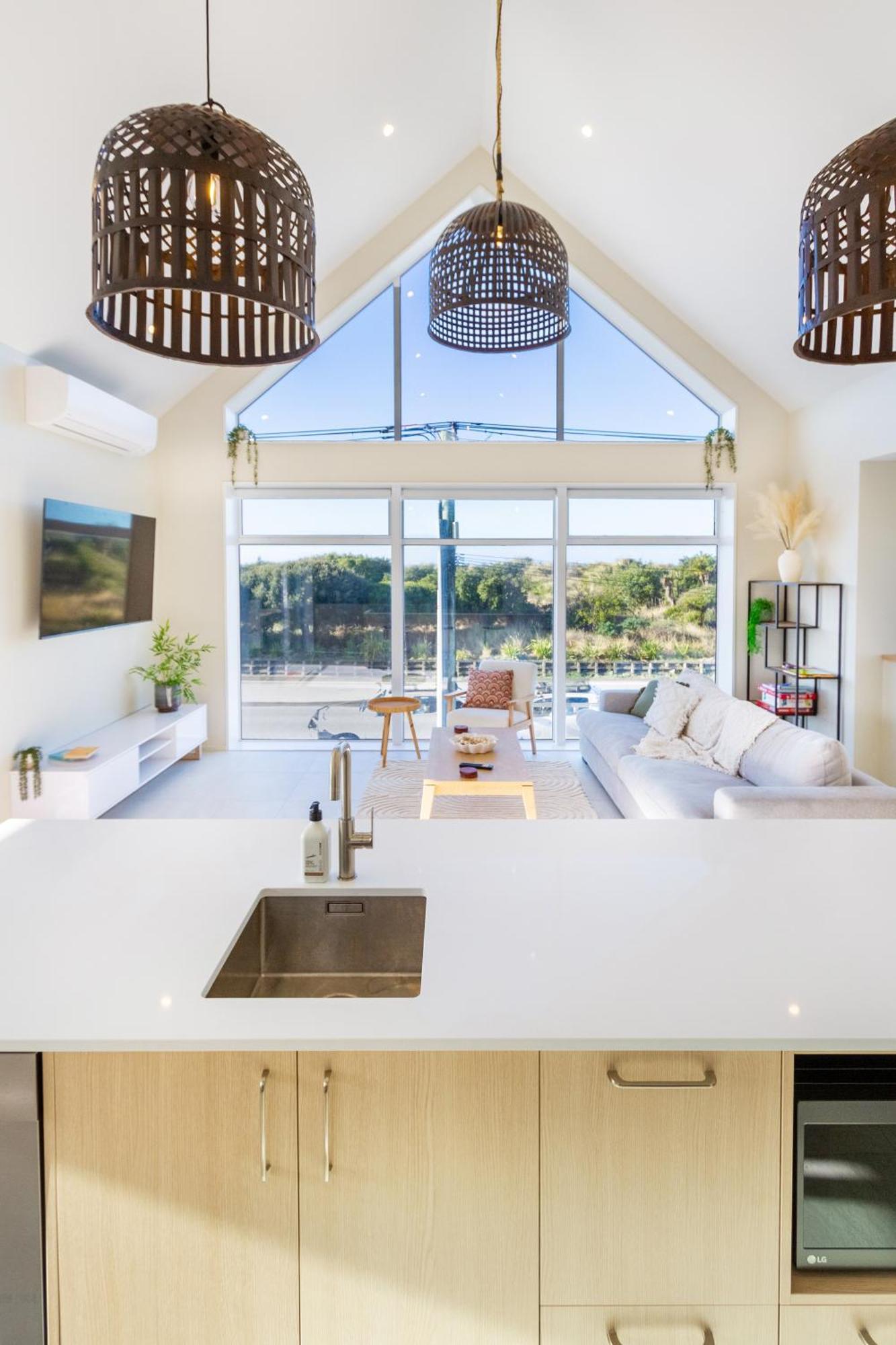 Luxury Beachside Living Elegant 3-Bedroom Haven Christchurch Kültér fotó