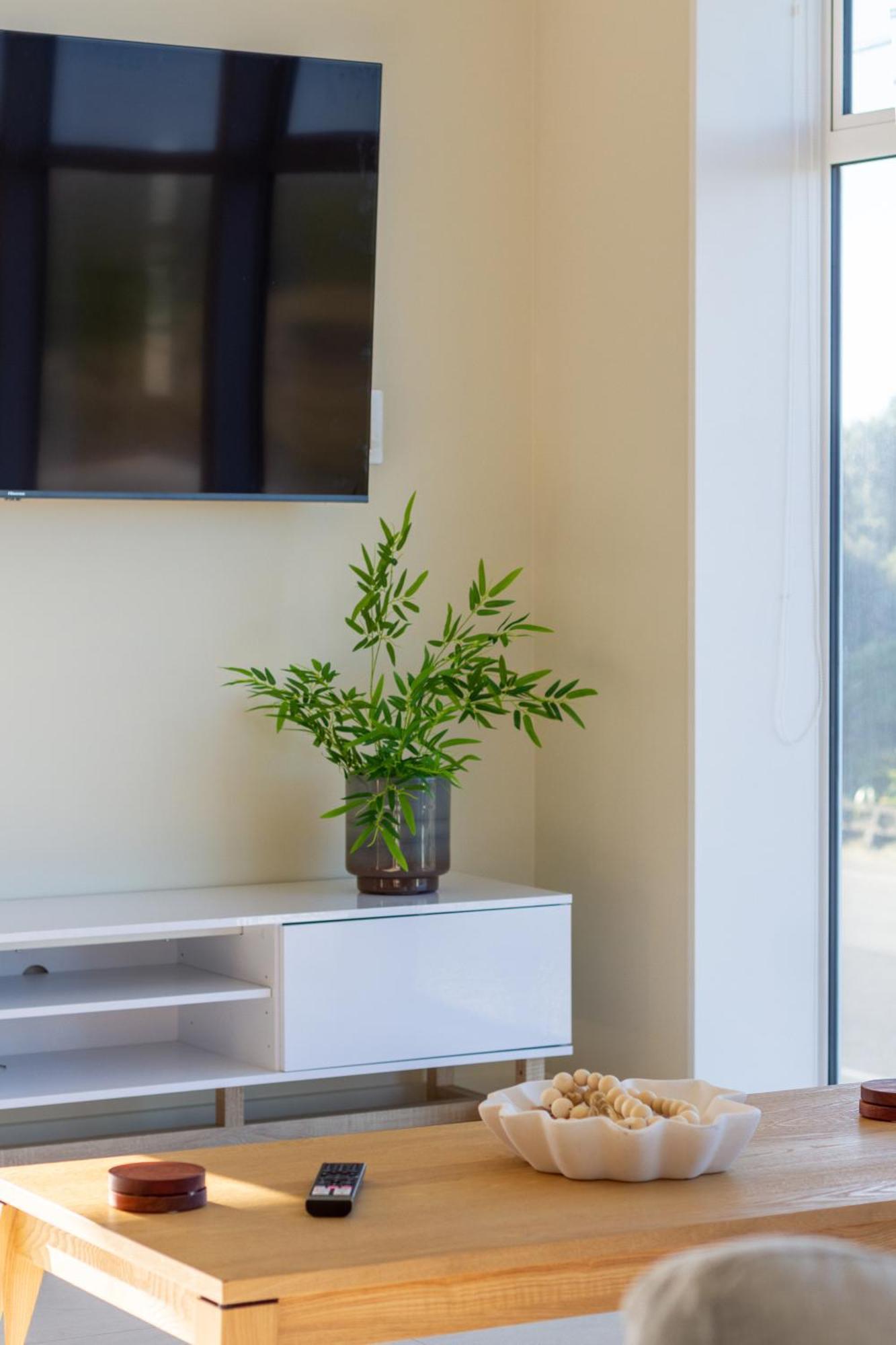 Luxury Beachside Living Elegant 3-Bedroom Haven Christchurch Kültér fotó